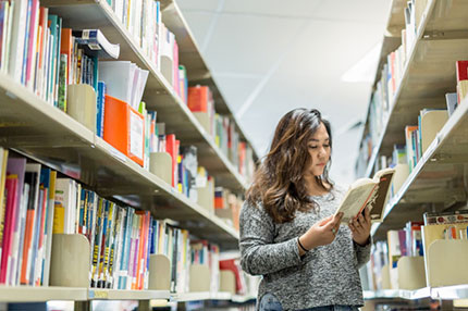 Student in library